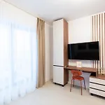 Soni Exclusive 224 Plaza With Free Private Parking & Self Check-in