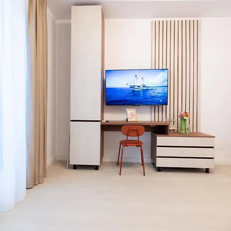 Soni Exclusive 224 Plaza With Free Private Parking & Self Check-in