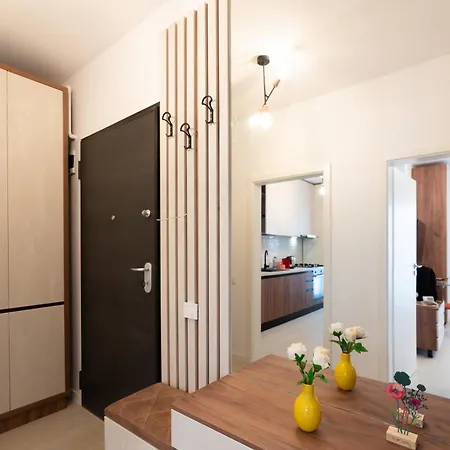 Soni Exclusive 224 Plaza With Free Private Parking & Self Check-in *