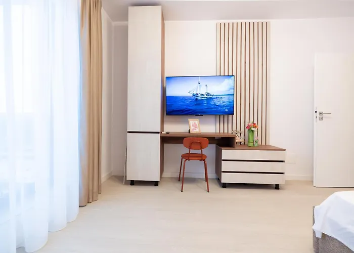 Soni Exclusive 224 Plaza With Free Private Parking & Self Check-in