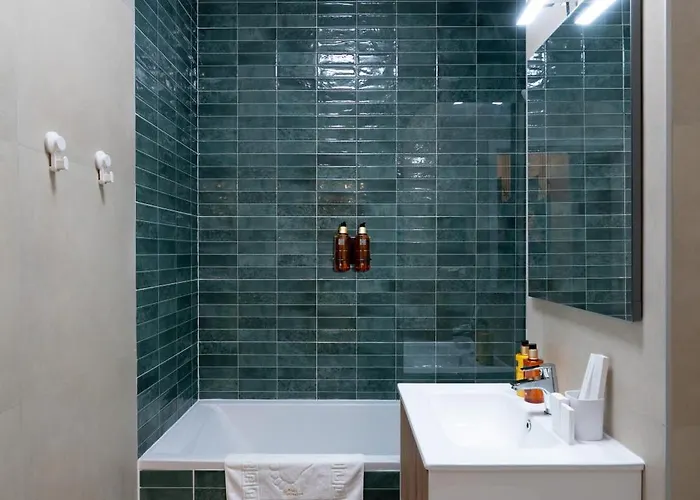 Soni Exclusive 224 Plaza With Free Private Parking & Self Check-in Апартаменти *