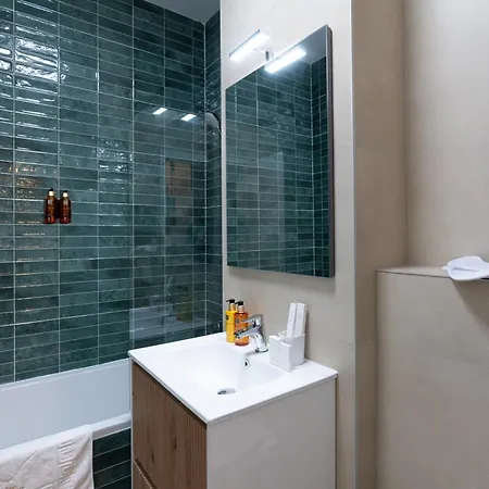 Апартаменты Soni Exclusive 224 Plaza With Free Private Parking & Self Check-in *