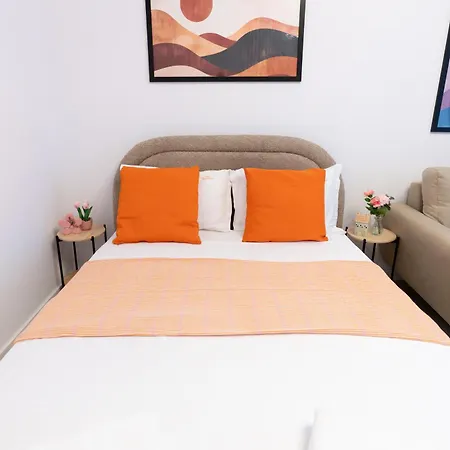 Апартаменты Soni Exclusive 224 Plaza With Free Private Parking & Self Check-in Бухарест