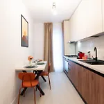 Soni Exclusive 224 Plaza With Free Private Parking & Self Check-in Apartman Bukarest