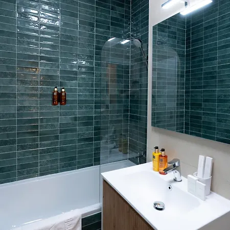 Soni Exclusive 224 Plaza With Free Private Parking & Self Check-in 아파트 부쿠레슈티